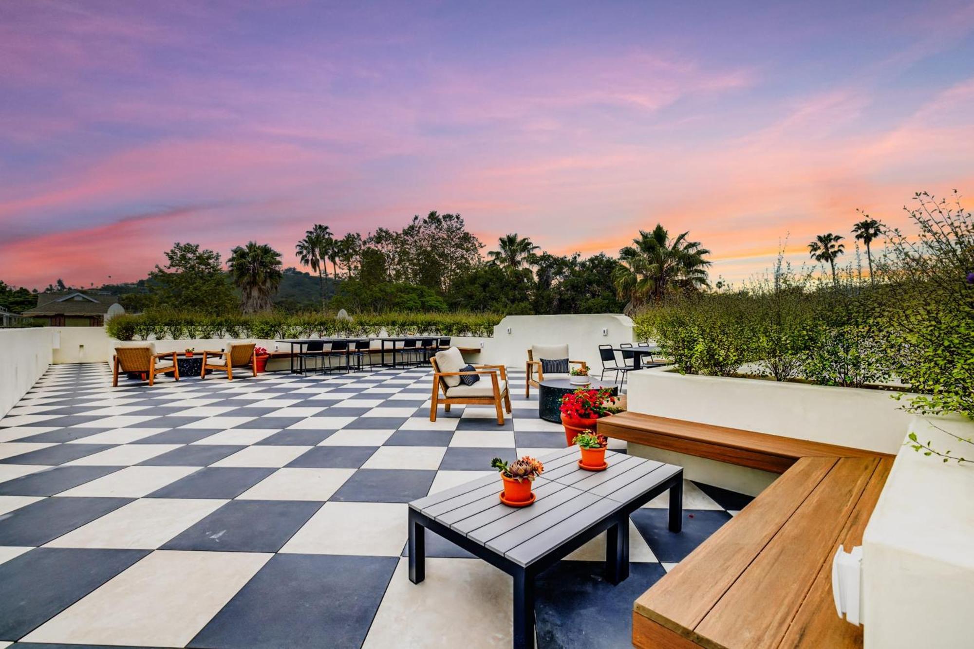 Casa De La Vina - Boutique Apartments In Downtown Santa Barbara Buitenkant foto